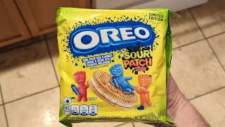 Trying SOUR PATCH KIDS Flavored OREOS! A Review Of This BIZARRE Flavor!