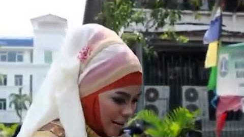 Novi Ayla   Cintai Aku Karena Allah   Original Version   Official Music Video    YouTubevia torchbro