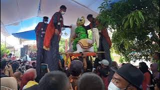 Aksi sensasional dari Ratu ayu MJM dan jangkungan MJM Live Cihirup Kuningan