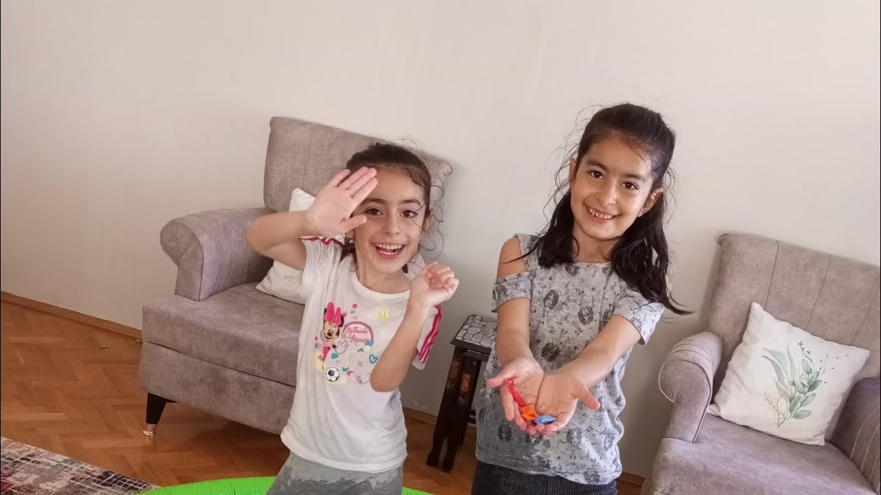 Bir sürü SU BALONU patlattık 🥳💯 çok da eğlendik 😅#kesfetbeniöneçıkar #subalonu #kardeşimle