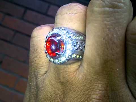 Ket: Natural padparadscha Berat 4,5 carrat Serti GRI LAB Ring Gold diamon( emas berlian) Telp/watsha. 