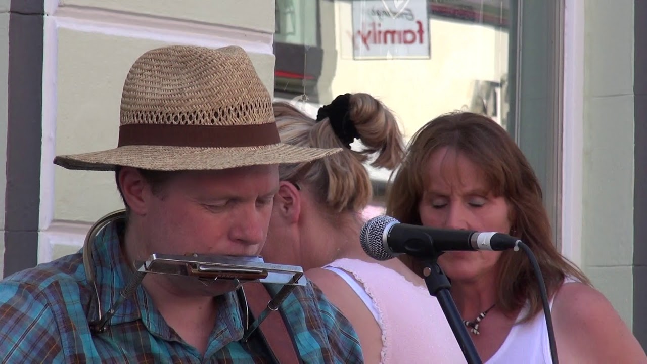 Jimmy Kelly als Straßenmusiker in Wernigerode am 19.07.2014