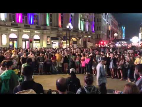 قانقم ستايل في بيكاديلي لندن 06 07 2013