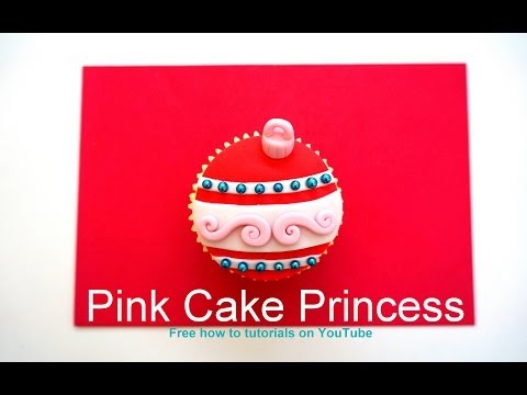 christmas-cupcakes---how-to-make-a-christmas-bauble-cupcake-or-ball-ornament-cupcake
