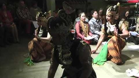 Srimpi Manggalaretna - Dansgroep Sinar Anyar - 10e editie Concert Gamelan en Dans (22 nov 2015)