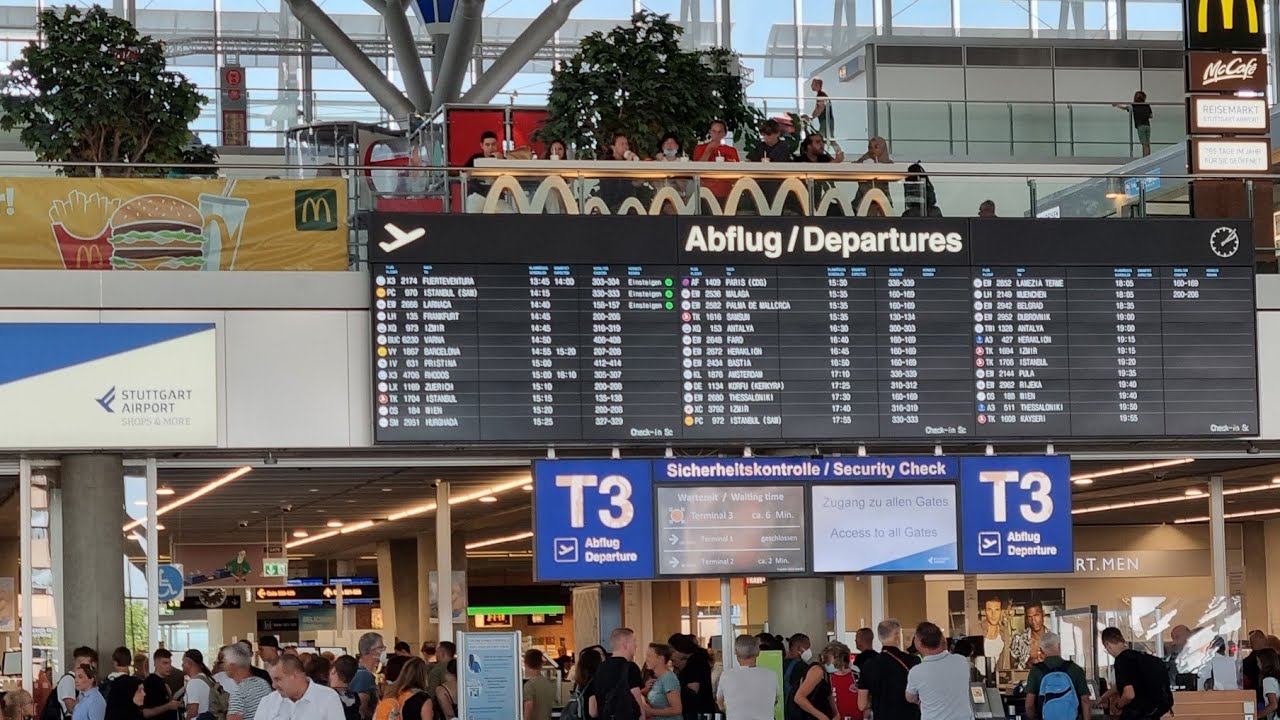 Stuttgart - FLUGHAFEN (Germany). Neues vom Samstag den 13.08.22.