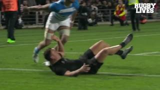 Watch Your Head! Inventive Cross Field Kick From The All Blacks