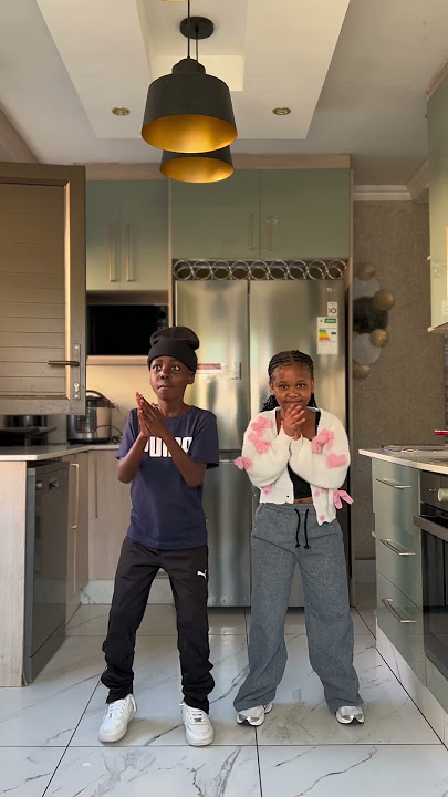 On the floor 😋 #amapianovibesworld #amapiano #amapianodance #amapianotv #dancemoves #dance #dancer