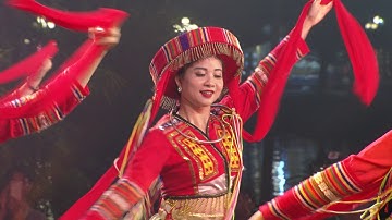 Những bông đỏ của rừng - Sắc màu di sản