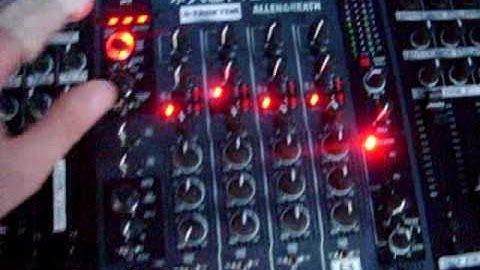 Traktor Scratch Pro / XONE 4D using timecode CDs with out Audio 8 DJ!!!