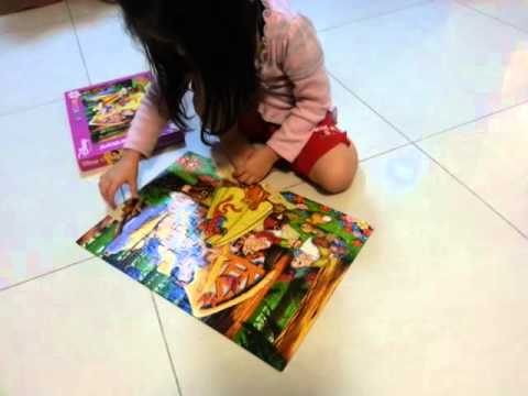 4歲Caitlin 自己砌104塊puzzle