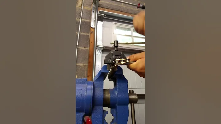 Motorcycle chain breaker 20 seconds