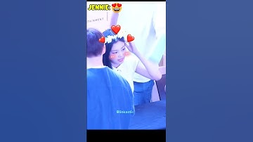 When LISA spotted the HIDDEN CAMERA in the flower crown😨 || #lisa #shorts #blackpink