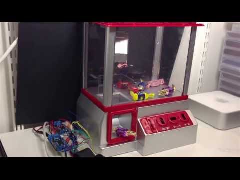 Raspberry PI - Web controlled claw vending machine