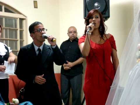 Danielle e Rogerio Cantando no casamento Edson e Vanessa