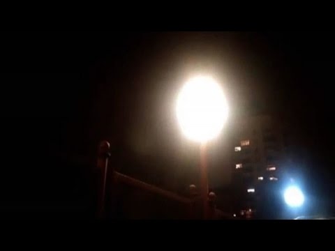 Video: Sulla Via Di Casa, Un Tedesco Ha Visto Un UFO Nel Cielo Notturno - Visualizzazione Alternativa