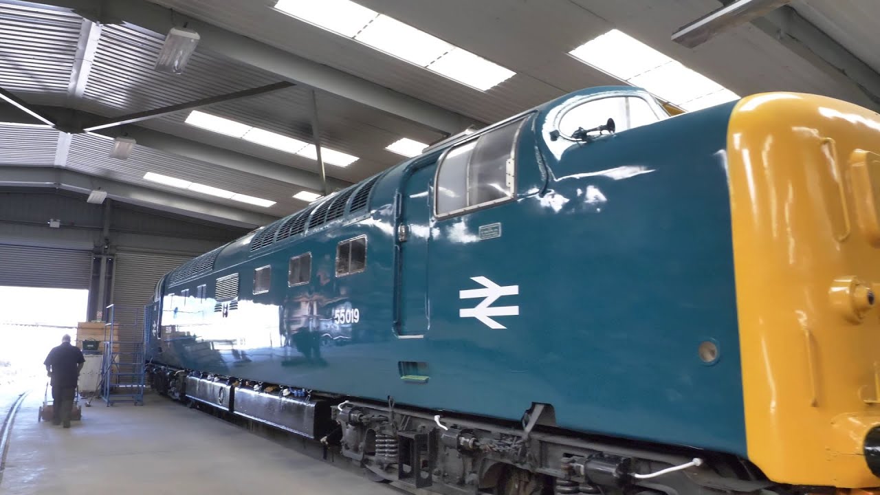 A quick Look around the cab of a Class 55 Deltic - YouTube