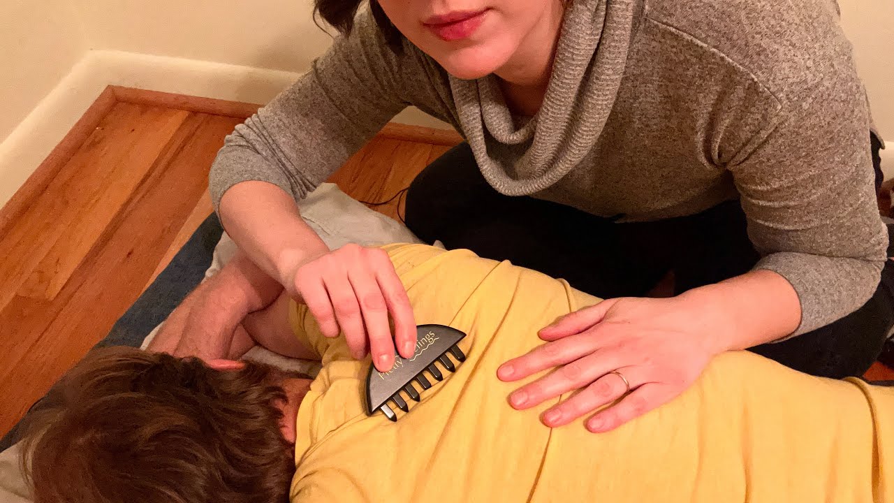 Покалывающий массаж спины с помощью инструментов, тихий голос ✨ [ASMR от реального человека]