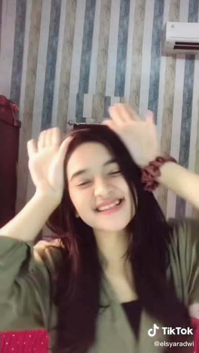 Story wa cewek cantik imut || bodo amat