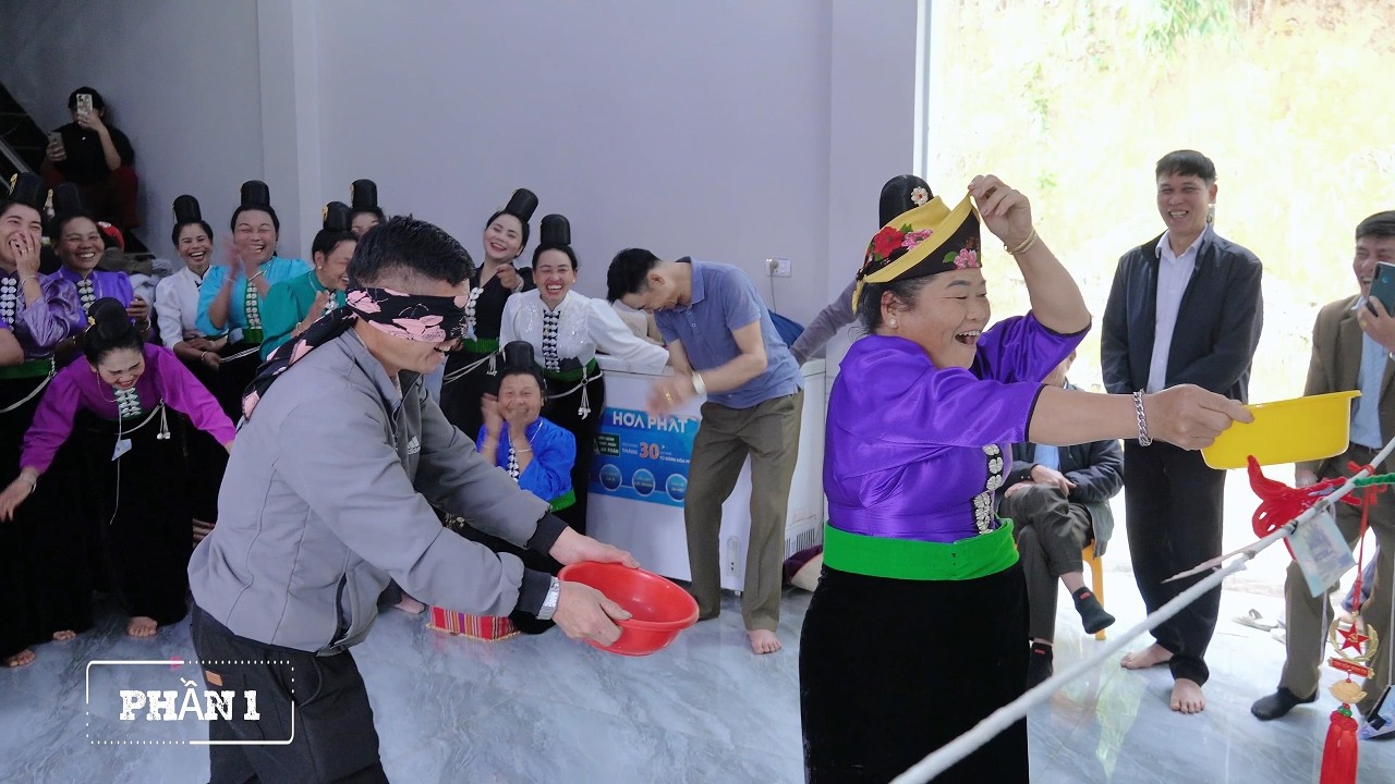 Tết 15 \ Ngày 8-3 , Phần 1 - trò chơi bịt mắt hái tiền và đánh trống