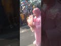 KONTUM PERI CANTIK MEMBAWA BUKET