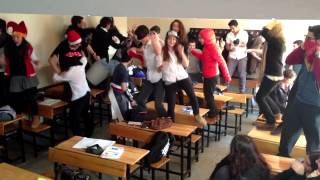 Harlem Shake Izmit Lisesi Versiyon