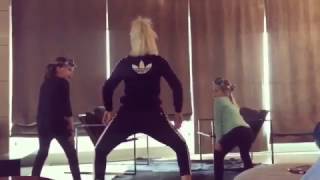 Jelena Karleusa Tverkuje