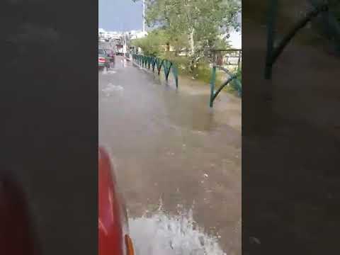 Δρόμοι "ποτάμια" στην Καβάλα με την καταιγίδα