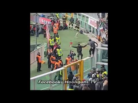 Torino supporter throws out Juve fan from the fence. 18.02.2018
