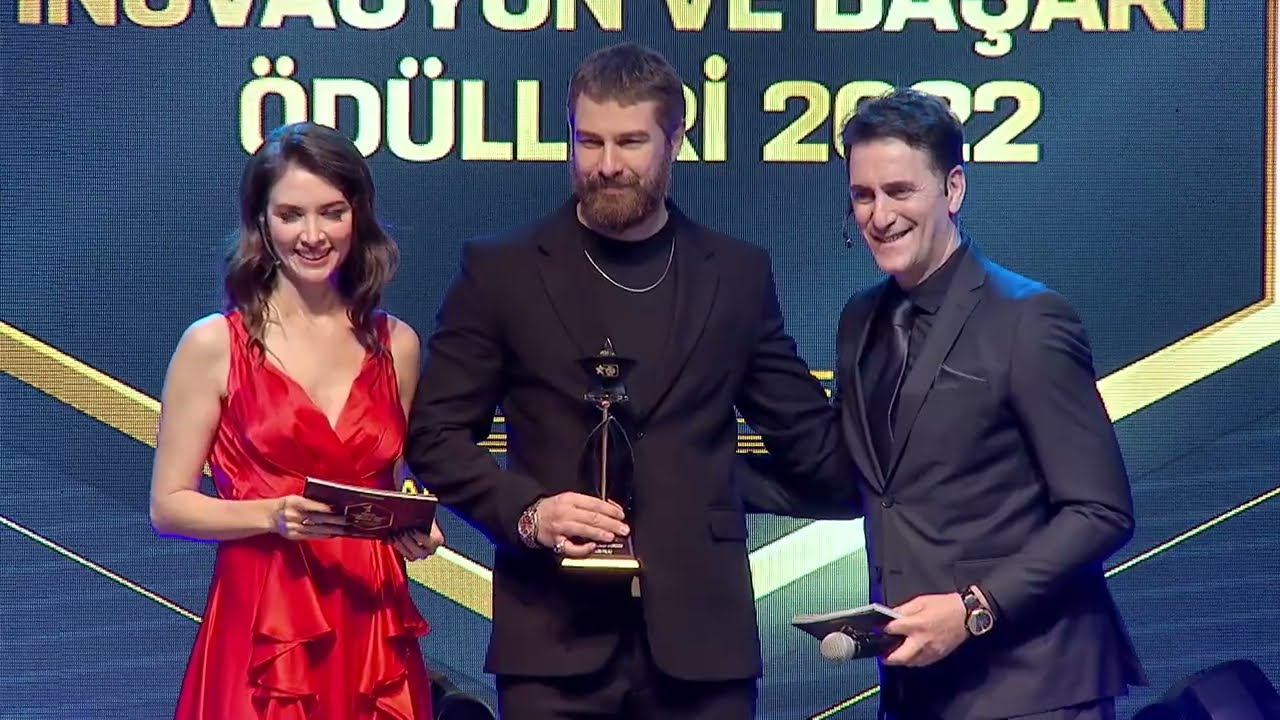 FURKAN PALALI /YILIN EN İYİ ERKEK OYUNCUSU/ 3. TÜRKİYE İNOVASYON VE BAŞARI ÖDÜLLERİ