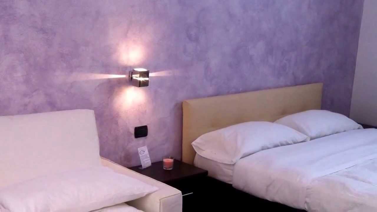 La camera viola , il corso bed and breakfast. youtube Pittura lavabile con glitter