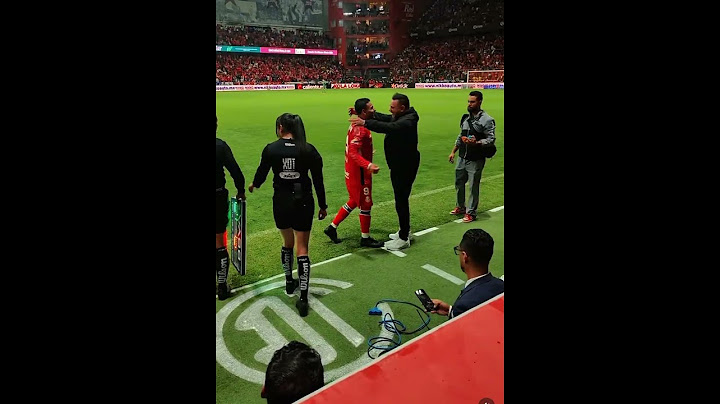 ALEXIS VEGA Y MOHAMED se funden en un abrazo #Toluca #Campeon #LigaMx #CL25