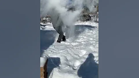Boiling Water Turns Into Snow During Polar Vortex Weather - 1067003