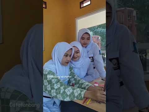 Ngintip anak sekolah hayoo lagi ngapain..??