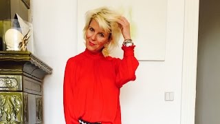 Styling-Tipp: In Knallfarbe und Polkadots auf die Eventbühne