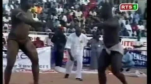 Combat Eumeu sne contre souleye dop