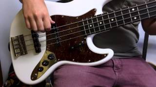 Bass Lesson: How to Hold the Bass Resimi