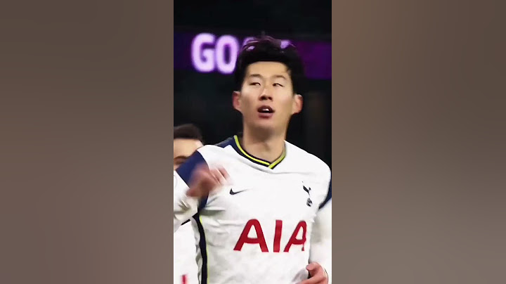 is Son carrying spurs?
