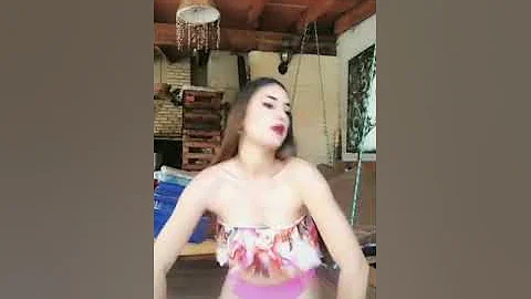 Viral!!! Tiktok terbaru cewek cantik goyang hanya pakai bikini.