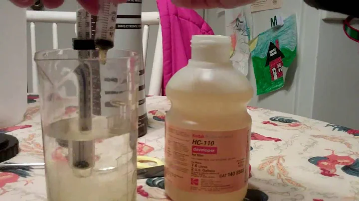 Mixing Kodak HC-110 Dillution B.flv