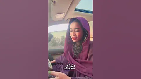 شاهد كيف تعاملت الفنانة إيمان الشريف مع رجل مسكين طلب منها أن تساعده بالمال أثناء قيادتها لسيارتها 