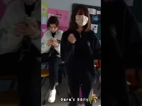 sınıfın animeci kızına kəkø dansi öğrettik 🤣 eee hep ders olmaz biraz eğlence 😌💅