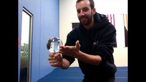 Contact Juggling - Squeeze-ups