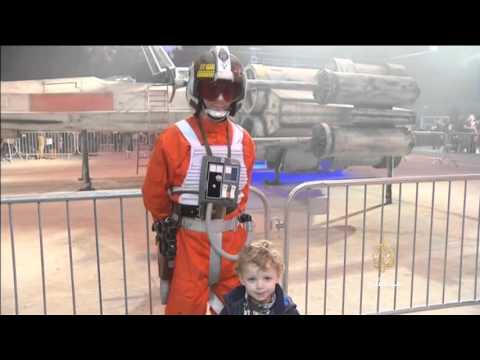 أبطال حرب النجوم مع الجماهير قبل عرض الفيلم الجديد