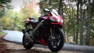 NEW Aprilia RSV4 FACTORY 2011/12 by Motorlux 44,192 views 12 years ago 5 minutes, 7 seconds