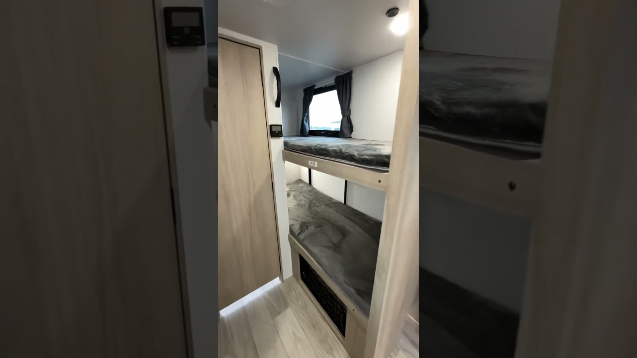 2025 Winnebago Micro Minnie 2100BH 