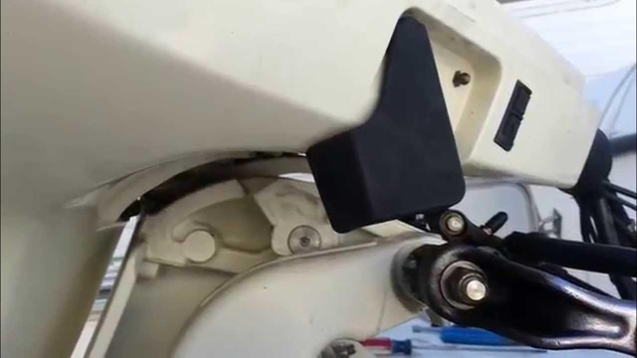 How to temporarily fix an Evinrude ETec power trim problem YouTube