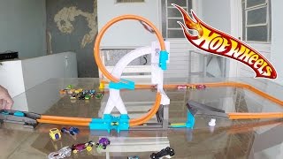 Hot Wheels Pista Looping com Manobra Cruzada - Carrinho Lamborghini  Gallardo #12 