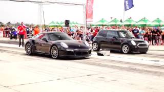 Porsche 911 TURBO S vs Mini Cooper 1.6 TURBO 380HP
