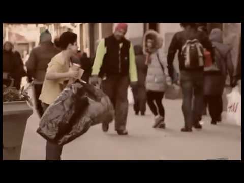Phil Collins - Another day in Paradise (Version Español) - CF - YouTube